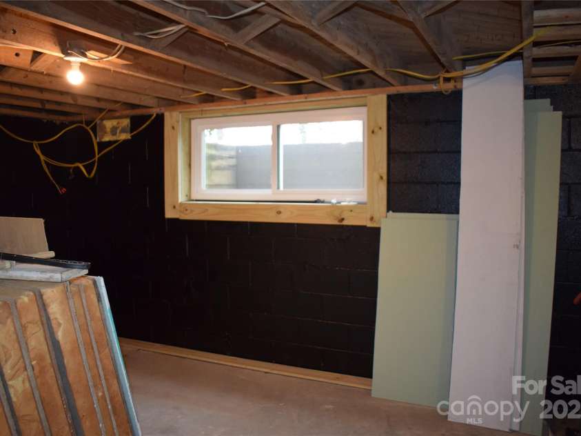 22339 Asheville Highway, Landrum, SC 29356.  MLS# CAR4221524, YatesRealty ID 2035. 