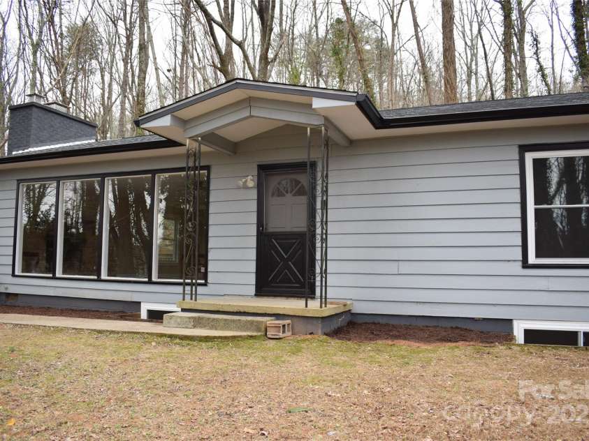 22339 Asheville Highway, Landrum, SC 29356.  MLS# CAR4221524, YatesRealty ID 2035. 