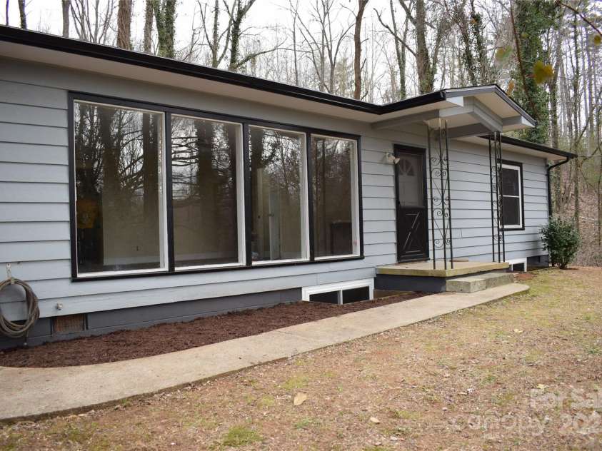 22339 Asheville Highway, Landrum, SC 29356.  MLS# CAR4221524, YatesRealty ID 2035. 