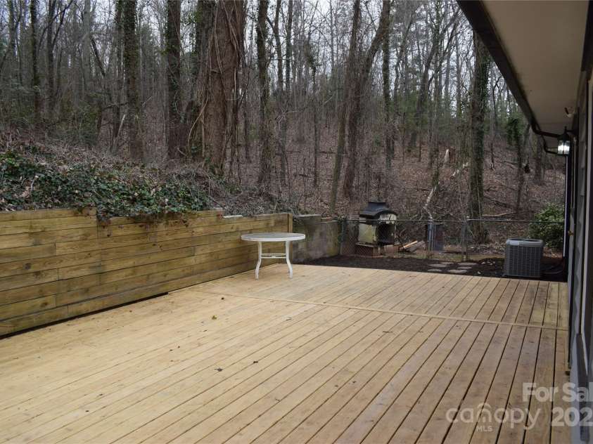 22339 Asheville Highway, Landrum, SC 29356.  MLS# CAR4221524, YatesRealty ID 2035. 