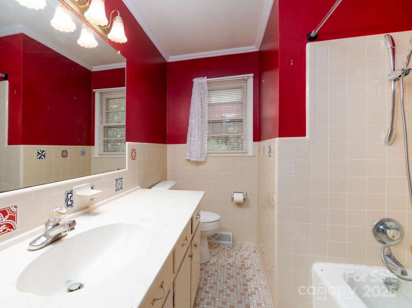 160 Eagle Drive, Salisbury, NC 28144.  MLS# CAR4259304, YatesRealty ID 20350. 