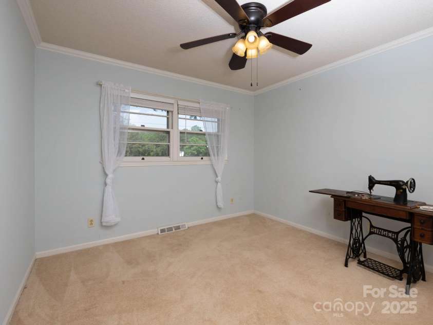 160 Eagle Drive, Salisbury, NC 28144.  MLS# CAR4259304, YatesRealty ID 20350. 