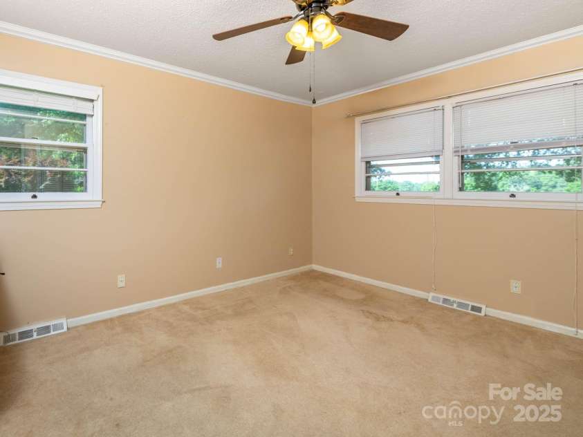 160 Eagle Drive, Salisbury, NC 28144.  MLS# CAR4259304, YatesRealty ID 20350. 