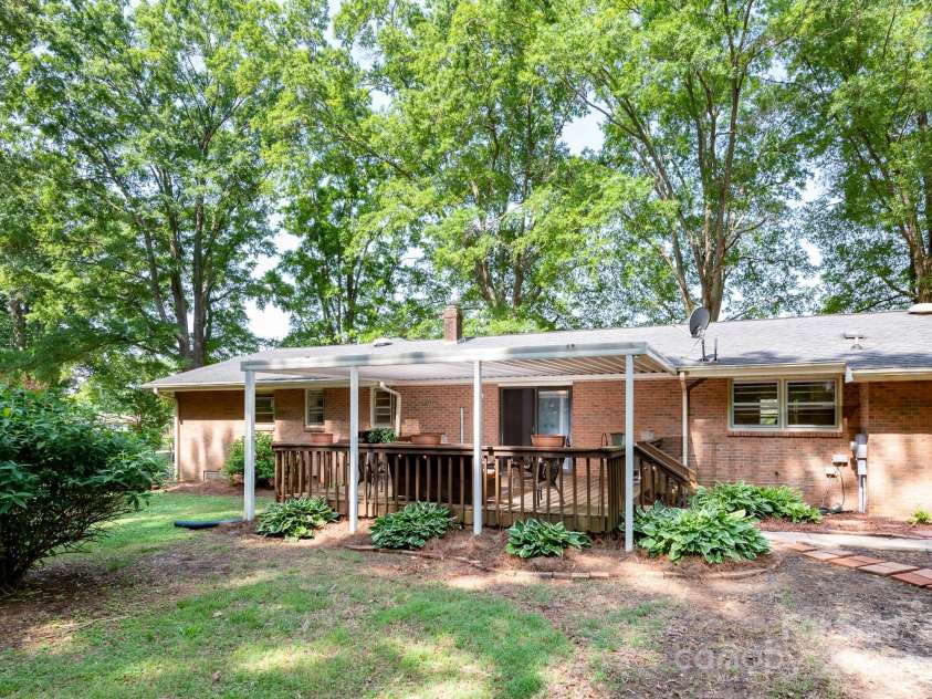160 Eagle Drive, Salisbury, NC 28144.  MLS# CAR4259304, YatesRealty ID 20350. 