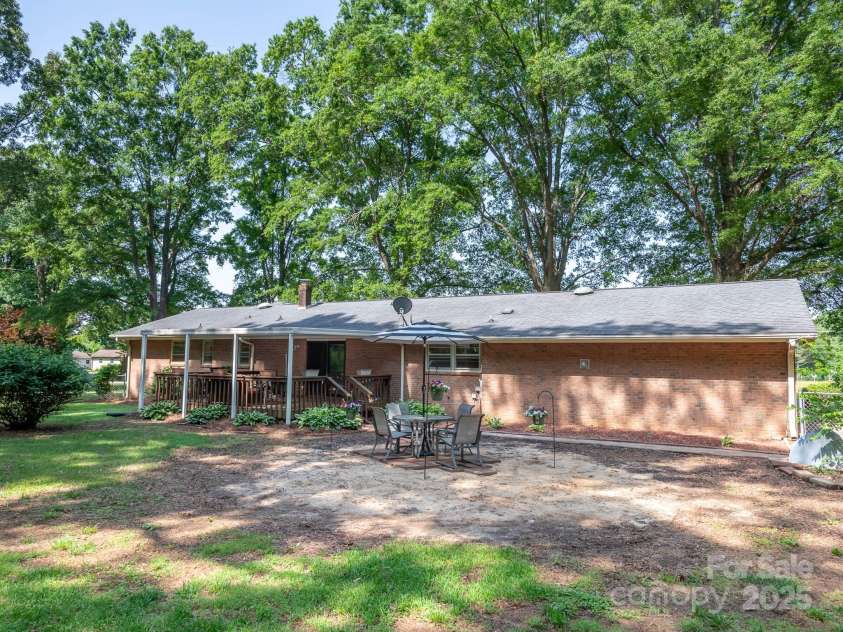 160 Eagle Drive, Salisbury, NC 28144.  MLS# CAR4259304, YatesRealty ID 20350. 