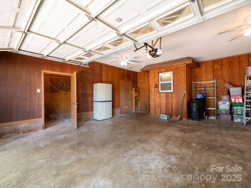 160 Eagle Drive, Salisbury, NC 28144.  MLS# CAR4259304, YatesRealty ID 20350. 