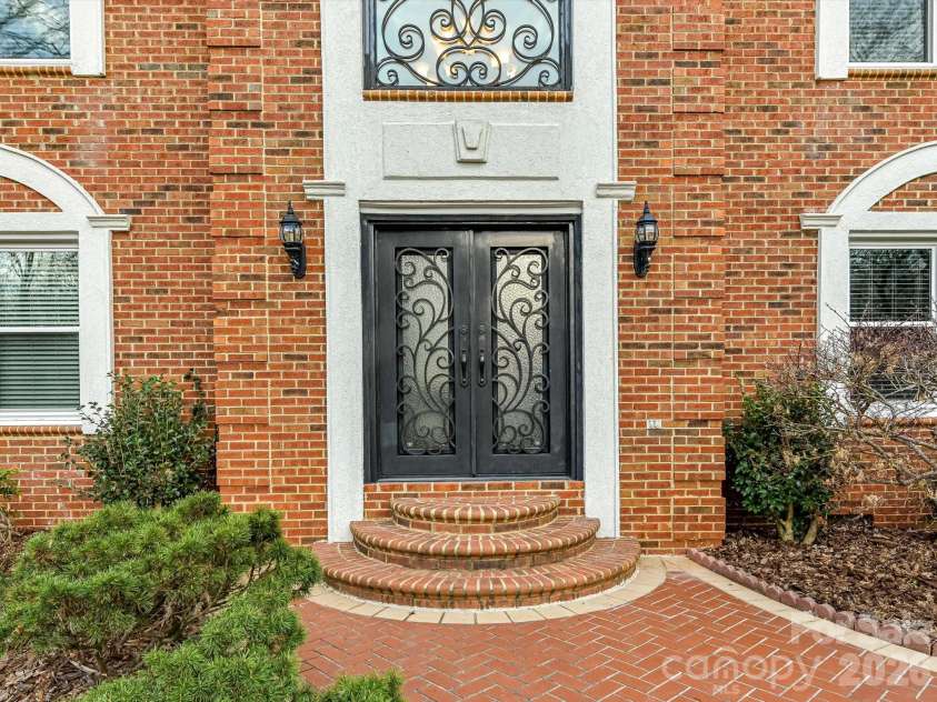 3100 Shady Grove Lane, Matthews, NC 28104.  MLS# CAR4355389, YatesRealty ID 20351. 