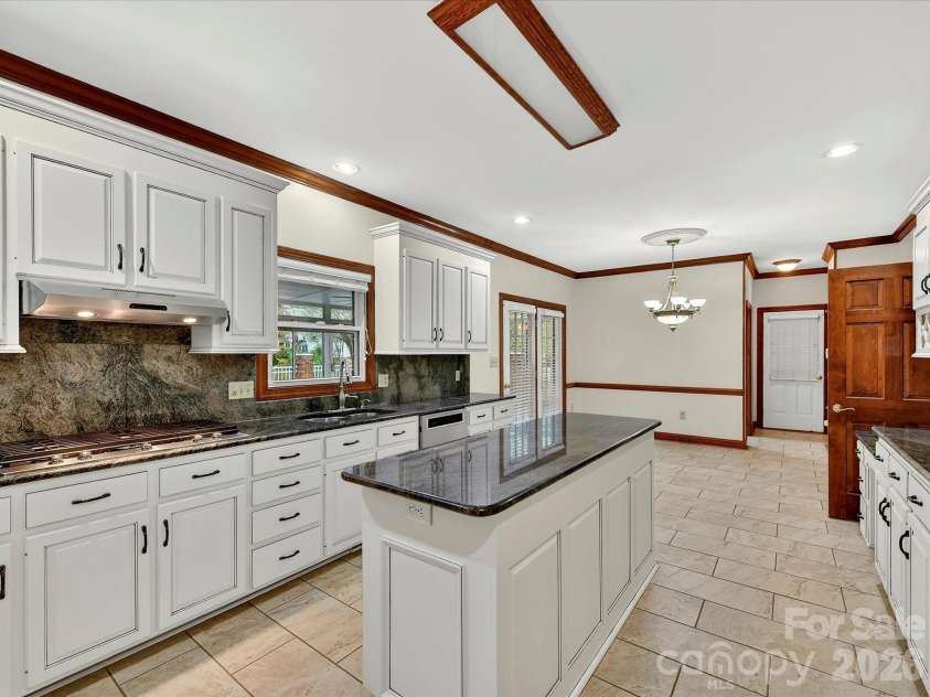 3100 Shady Grove Lane, Matthews, NC 28104.  MLS# CAR4355389, YatesRealty ID 20351. 
