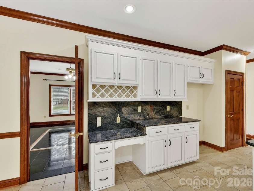 3100 Shady Grove Lane, Matthews, NC 28104.  MLS# CAR4355389, YatesRealty ID 20351. 
