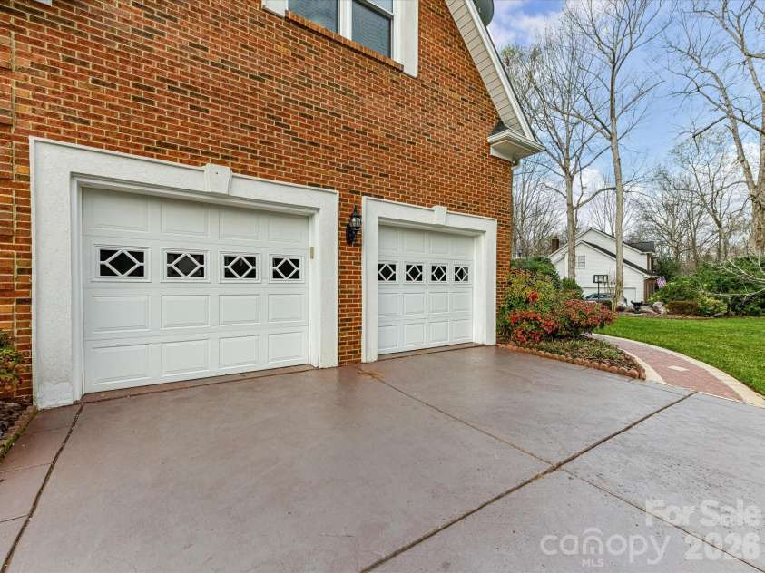 3100 Shady Grove Lane, Matthews, NC 28104.  MLS# CAR4355389, YatesRealty ID 20351. 