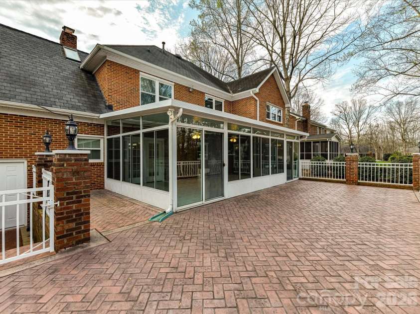 3100 Shady Grove Lane, Matthews, NC 28104.  MLS# CAR4355389, YatesRealty ID 20351. 