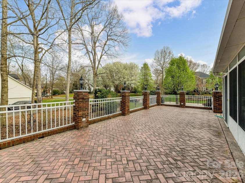 3100 Shady Grove Lane, Matthews, NC 28104.  MLS# CAR4355389, YatesRealty ID 20351. 