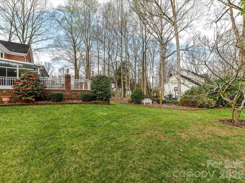 3100 Shady Grove Lane, Matthews, NC 28104.  MLS# CAR4355389, YatesRealty ID 20351. 