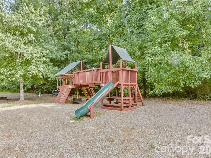 3100 Shady Grove Lane, Matthews, NC 28104.  MLS# CAR4355389, YatesRealty ID 20351. 