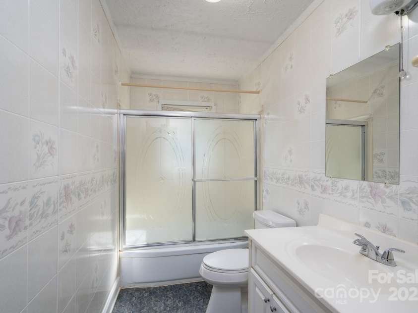 4022 Price Short Cut Road, Monroe, NC 28110.  MLS# CAR4271347, YatesRealty ID 20352. Bath