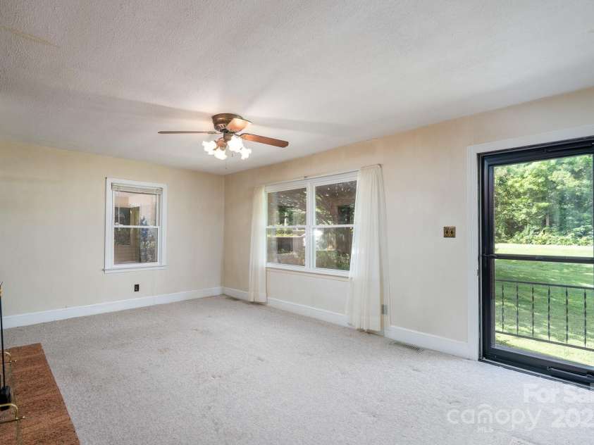 4022 Price Short Cut Road, Monroe, NC 28110.  MLS# CAR4271347, YatesRealty ID 20352. Living