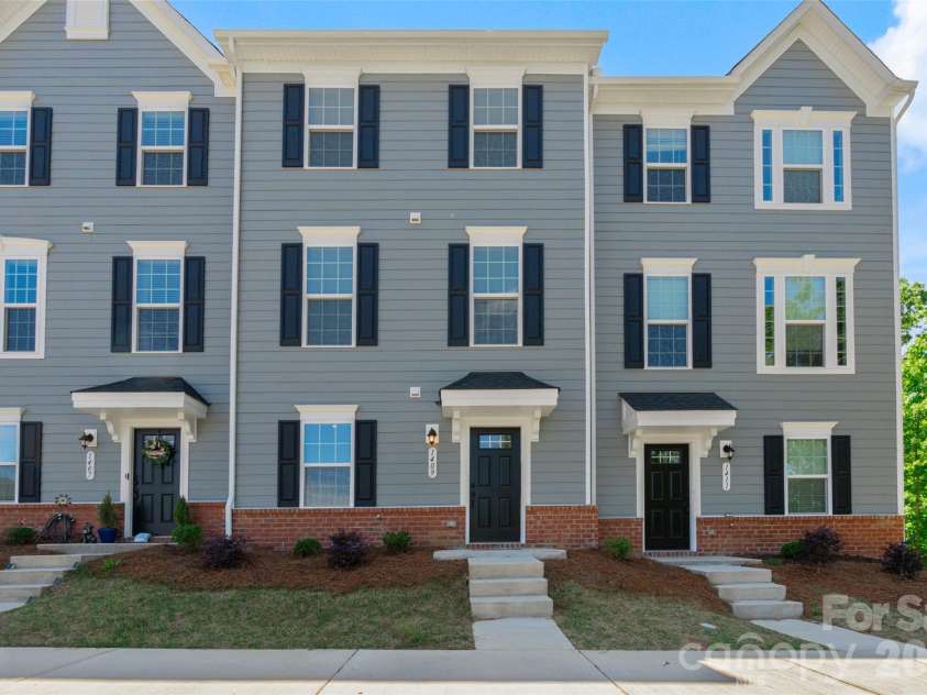 1409 May Apple Drive, Matthews, NC 28104.  MLS# CAR4375083, YatesRealty ID 20354. 