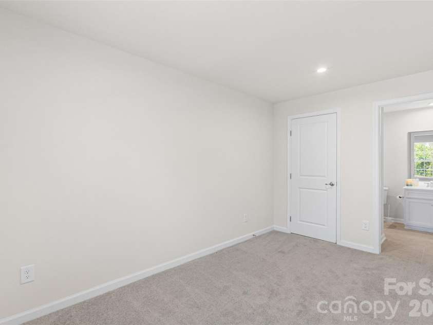 1409 May Apple Drive, Matthews, NC 28104.  MLS# CAR4375083, YatesRealty ID 20354. 
