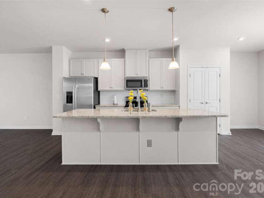 1409 May Apple Drive, Matthews, NC 28104.  MLS# CAR4375083, YatesRealty ID 20354. 