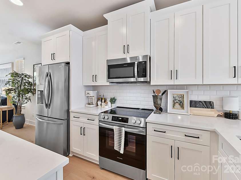 1223 16th Street, Charlotte, NC 28205.  MLS# CAR4272275, YatesRealty ID 20357. 