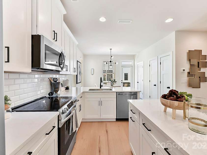 1223 16th Street, Charlotte, NC 28205.  MLS# CAR4272275, YatesRealty ID 20357. 