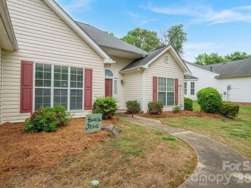 1236 Midlake Road, Kannapolis, NC 28083.  MLS# CAR4373106, YatesRealty ID 20357. Front View