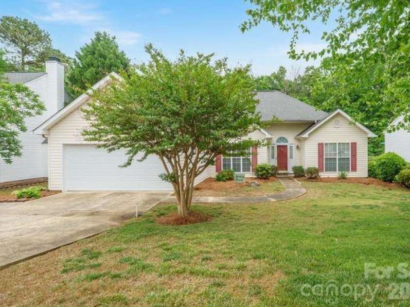1236 Midlake Road, Kannapolis, NC 28083.  MLS# CAR4373106, YatesRealty ID 20357. Front View