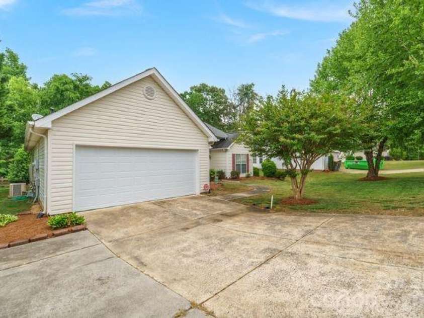 1236 Midlake Road, Kannapolis, NC 28083.  MLS# CAR4373106, YatesRealty ID 20357. Front View
