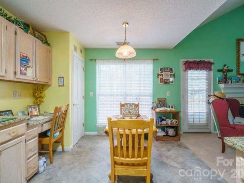 1236 Midlake Road, Kannapolis, NC 28083.  MLS# CAR4373106, YatesRealty ID 20357. Kitchen
