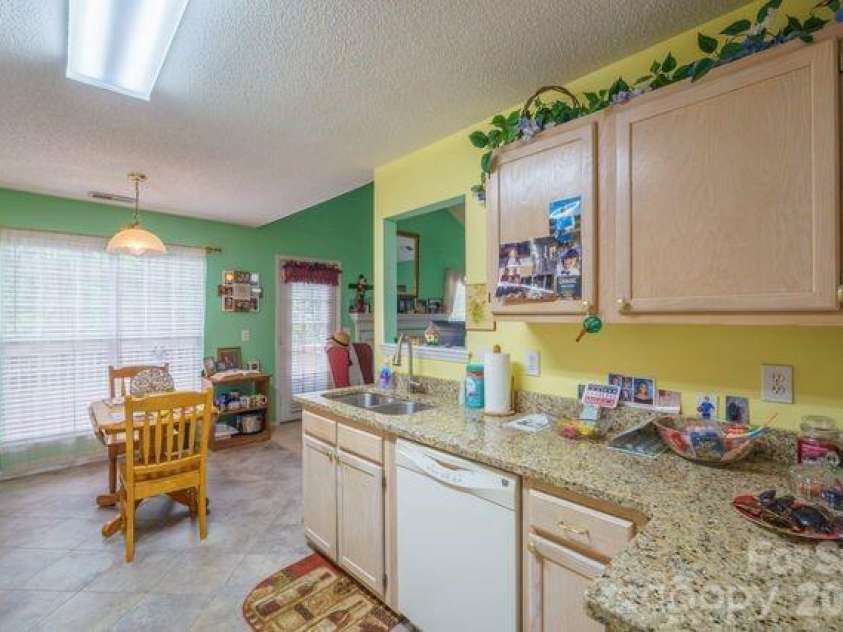 1236 Midlake Road, Kannapolis, NC 28083.  MLS# CAR4373106, YatesRealty ID 20357. Kitchen