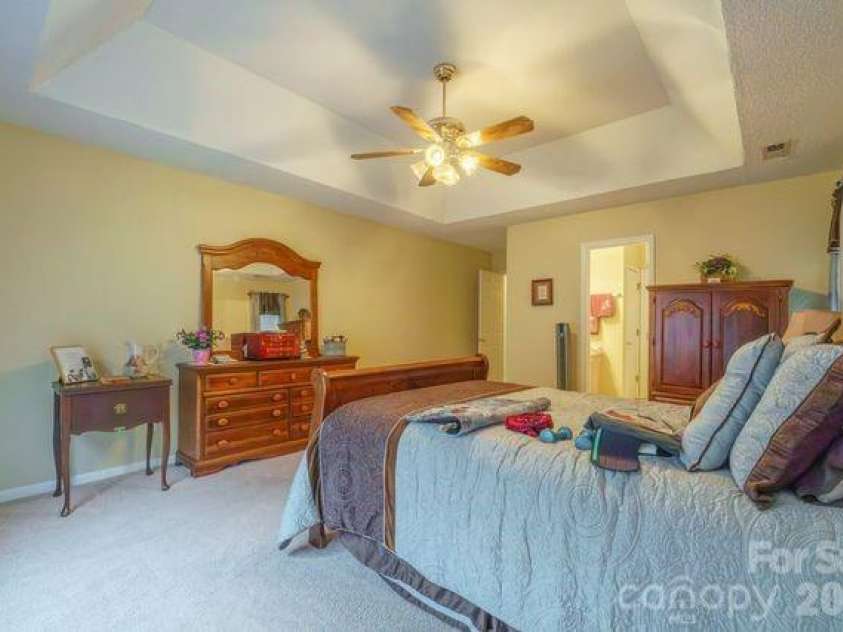 1236 Midlake Road, Kannapolis, NC 28083.  MLS# CAR4373106, YatesRealty ID 20357. Primary Bedroom