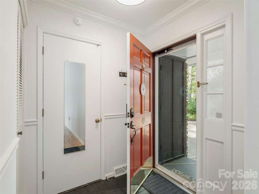40 Fieldcrest Road, Arden, NC 28704.  MLS# CAR4377823, YatesRealty ID 20358. 