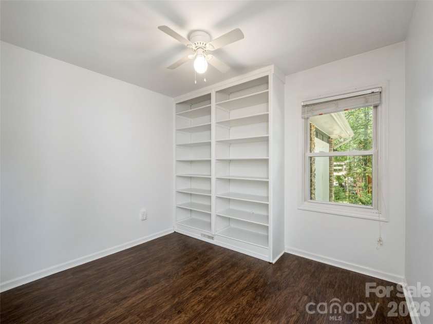 40 Fieldcrest Road, Arden, NC 28704.  MLS# CAR4377823, YatesRealty ID 20358. 