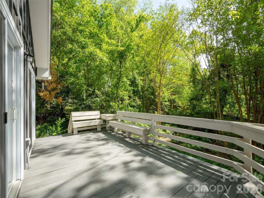 40 Fieldcrest Road, Arden, NC 28704.  MLS# CAR4377823, YatesRealty ID 20358. 