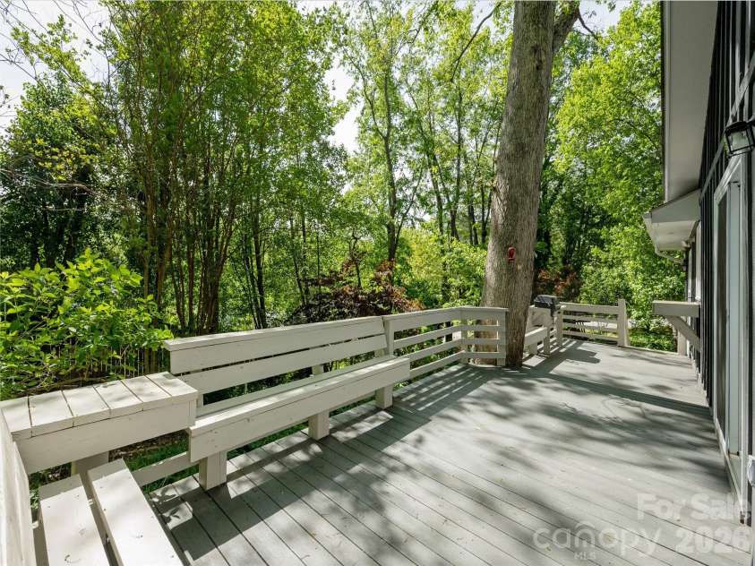 40 Fieldcrest Road, Arden, NC 28704.  MLS# CAR4377823, YatesRealty ID 20358. 