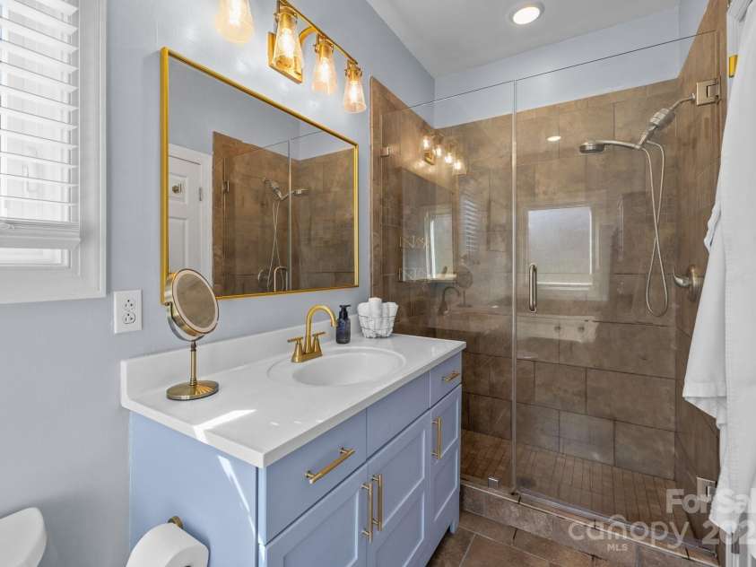 13913 Queens Harbor Road, Charlotte, NC 28278.  MLS# CAR4234214, YatesRealty ID 2036. 