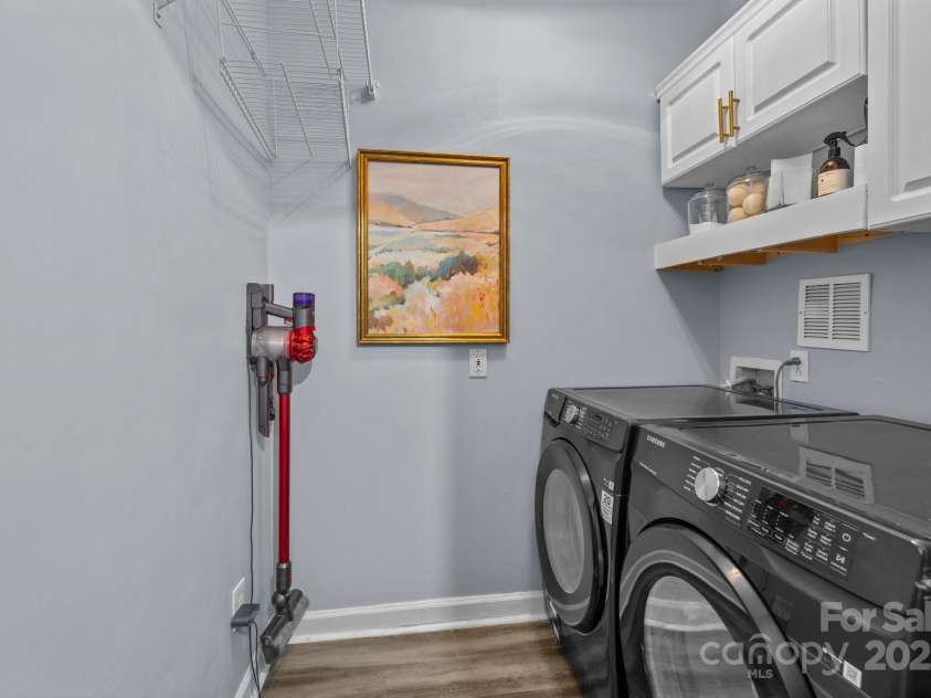 13913 Queens Harbor Road, Charlotte, NC 28278.  MLS# CAR4234214, YatesRealty ID 2036. 