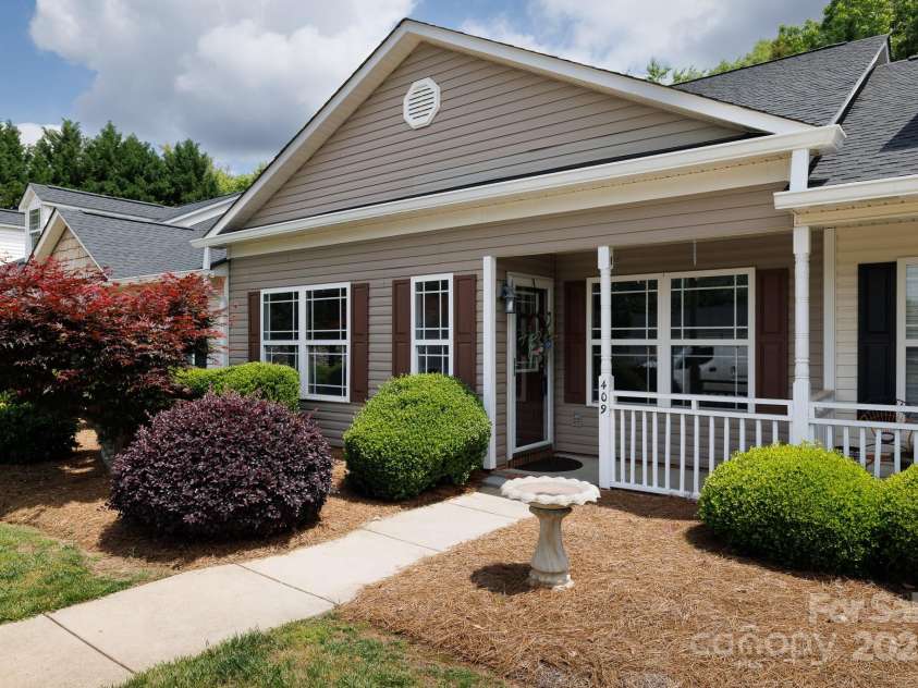 409 Guiness Place, Rock Hill, SC 29730.  MLS# CAR4272257, YatesRealty ID 20360. 