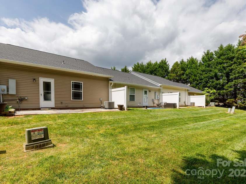 409 Guiness Place, Rock Hill, SC 29730.  MLS# CAR4272257, YatesRealty ID 20360. 