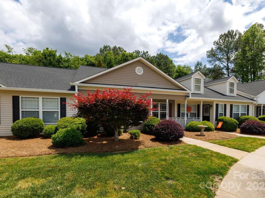 409 Guiness Place, Rock Hill, SC 29730.  MLS# CAR4272257, YatesRealty ID 20360. 