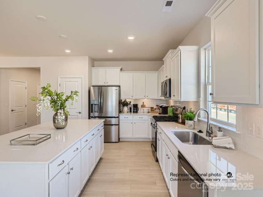 6346 Fairfax Court, Maiden, NC 28650.  MLS# CAR4272347, YatesRealty ID 20361. Kitchen