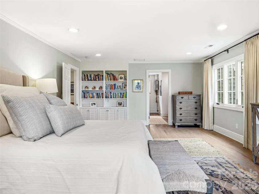 10 Kalimar Heights, Hendersonville, NC 28739.  MLS# CAR4376746, YatesRealty ID 20362. Huge 15'x22' primary bedroom with stunning views and charming built-in's. 