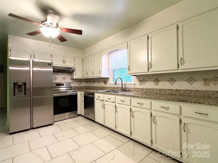 1164 Hidden Lake Drive, Granite Falls, NC 28630.  MLS# CAR4272030, YatesRealty ID 20363. 