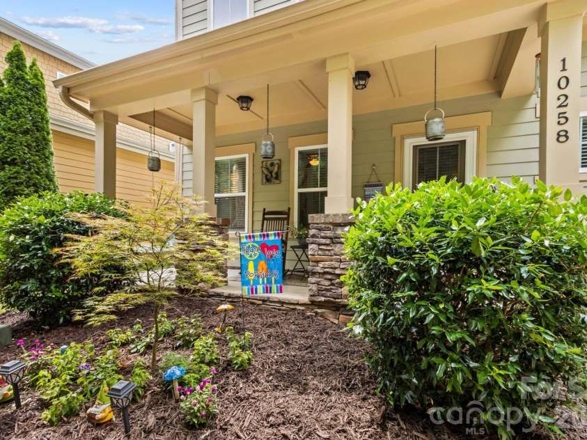 10258 Vanguard Parkway, Huntersville, NC 28078.  MLS# CAR4376642, YatesRealty ID 20364. 