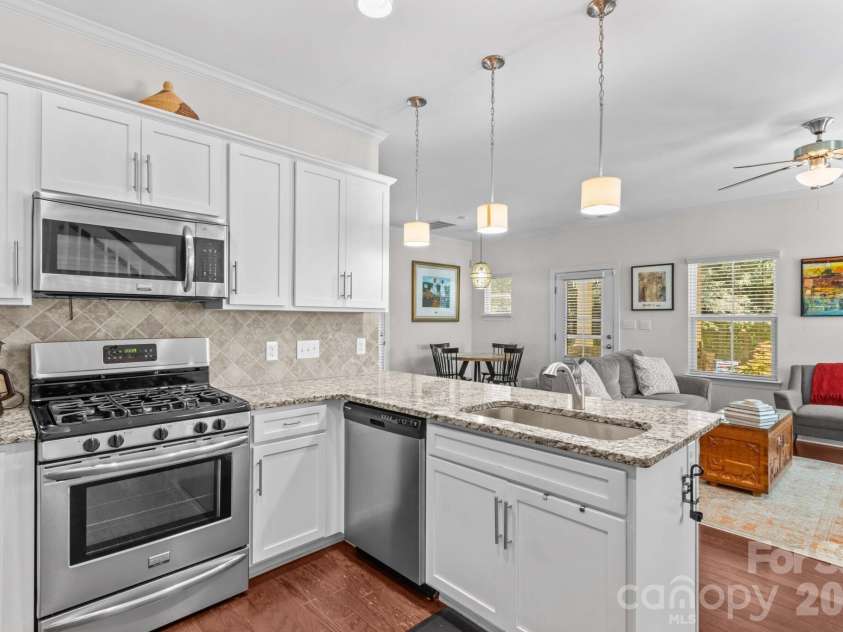 10258 Vanguard Parkway, Huntersville, NC 28078.  MLS# CAR4376642, YatesRealty ID 20364. 
