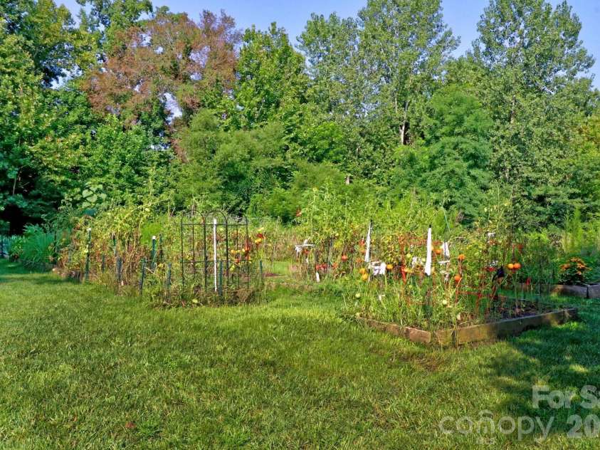 10258 Vanguard Parkway, Huntersville, NC 28078.  MLS# CAR4376642, YatesRealty ID 20364. 
