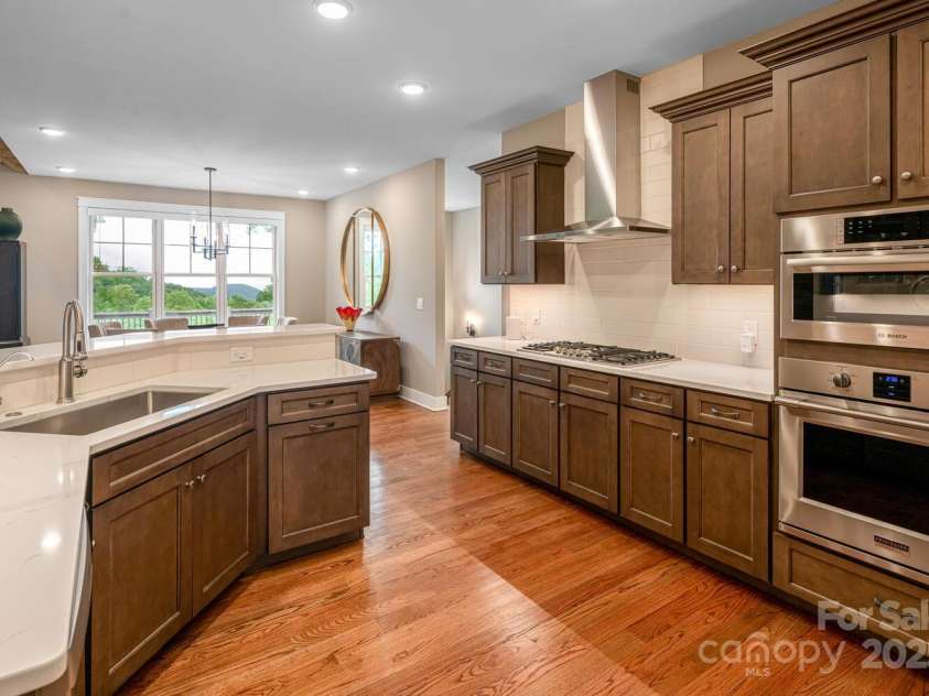 807 Hollybrook Drive, Flat Rock, NC 28731.  MLS# CAR4272086, YatesRealty ID 20364. 