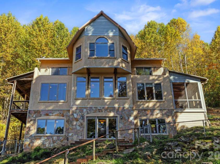 97 Old Cove Road, Black Mountain, NC 28711.  MLS# CAR4359155, YatesRealty ID 20366. 