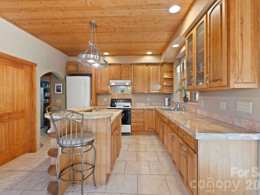 97 Old Cove Road, Black Mountain, NC 28711.  MLS# CAR4359155, YatesRealty ID 20366. 