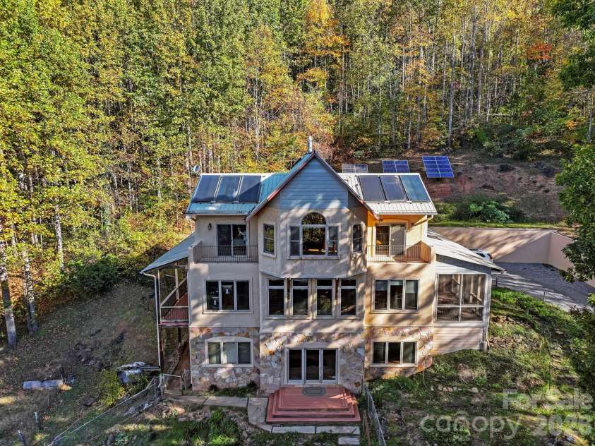 97 Old Cove Road, Black Mountain, NC 28711.  MLS# CAR4359155, YatesRealty ID 20366. Off grid retreat